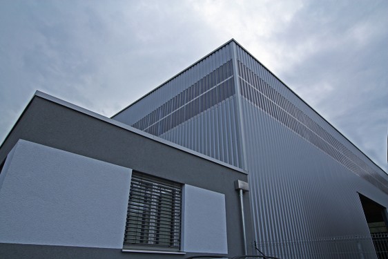 Denkendorf Stahlhalle.JPG